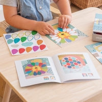 Apli Juego de Gomets Oso - 8 Laminas Ilustradas de 200G - 8 Hojas de Gomets Removibles Geometricos - Libro Guia con Ejemplos - A