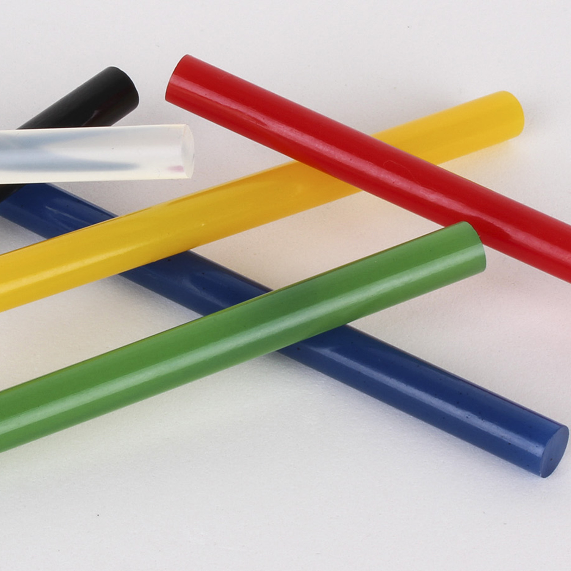 Apli Pack de 12 Barras Termofusibles de Colores Surtidos diametro 7.5mmx10cm
