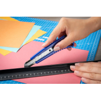 Dahle 10865 Basic Cuter con Cuchilla de 18mm, Bloqueo automatico, Guia Metalica